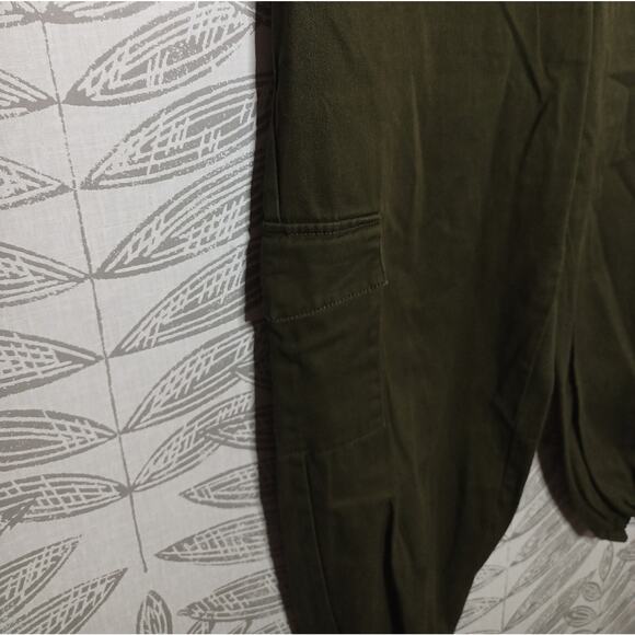 Lovers + Friends Joggers Cargo Pockets Cropped Ankle Green - Picture 4 of 7